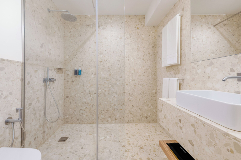 Bathroom 4, Hotel Orquidea, Funchal