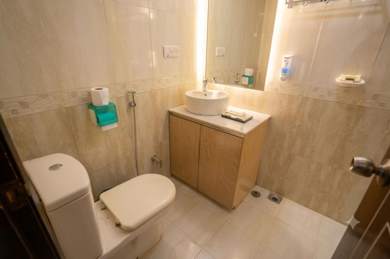 Bathroom 4, Central Inn City Center Dhaka, Dhaka