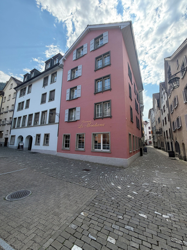Primary image