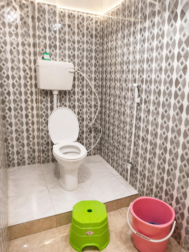 Bathroom, Hotel Shakuntla Palace 400 mts to Vishnupad Temple, Gaya