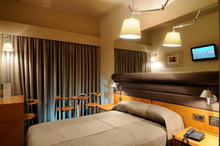 Bedroom 4, Maniatis Hotel, Peloponnese