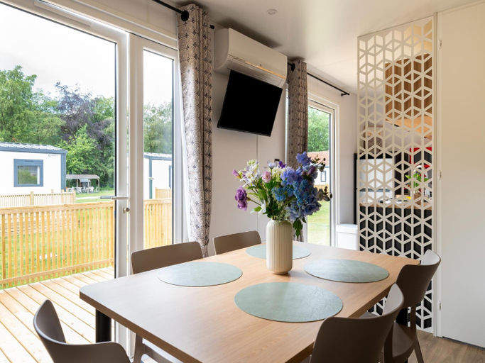 Facilities 5, Cozy Caravan Escape for 6, Oost-Vlaanderen