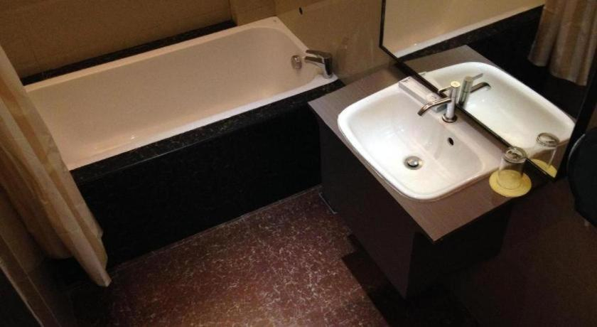 Bathroom 5, Zanrock Micro Hotel, General Santos City