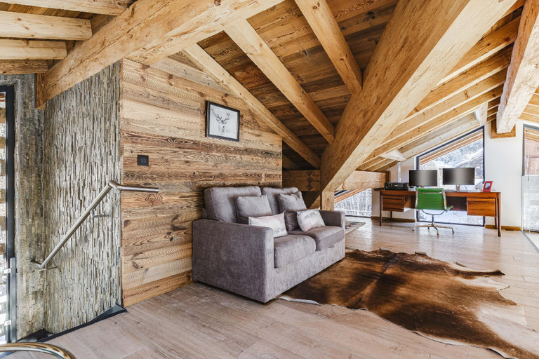 Others 5, Chalet Black Squirrel, Haute-Savoie