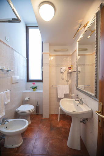 Bathroom 4, Residence La Contessina, Florence