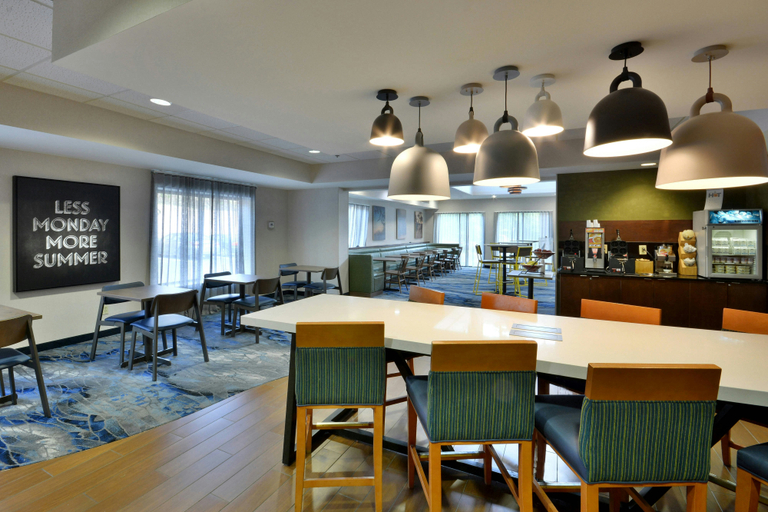 Food & Drinks 4, Fairfield Inn Suites By Marriott Charlottesville North, Albemarle
