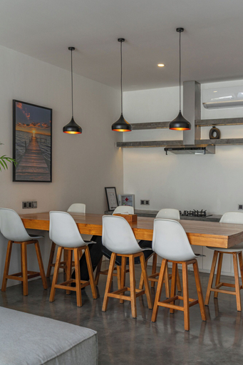 Food & Drinks, Loft Charly: Contemporary 1 BR Luxury Loft in Berawa, Badung