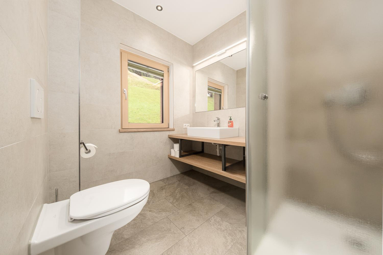 Bathroom 1, Chalet Ahornblick, Schwaz