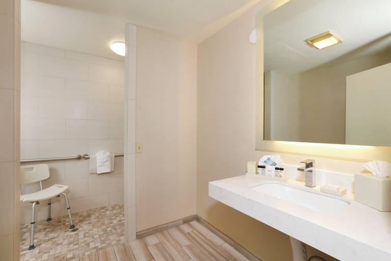 Bathroom 4, Spyglass Inn, San Luis Obispo