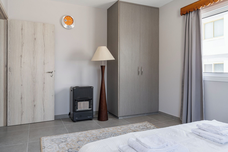 Room 3, Modern 2BR Apt in Oroklini Larnaca, Larnaca