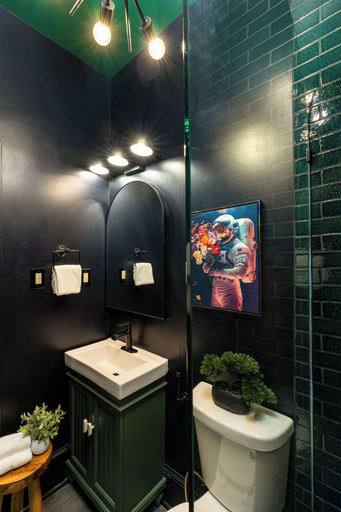 Bathroom 4, Saint Philip Residence, Orleans