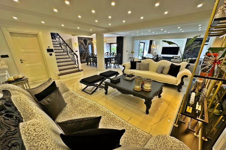 Living room 4, 6-room Villa with Private Pool and Garden, Beylikduzu