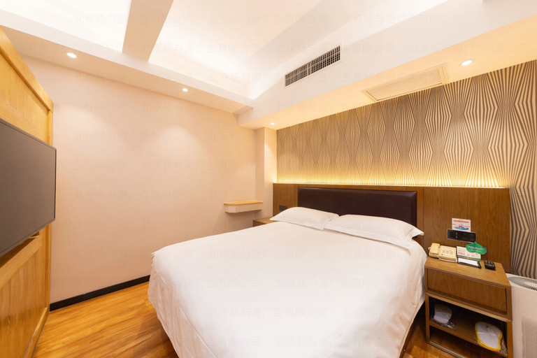 Bedroom, Golden Inns (Beijing South Railway Station), Beijing