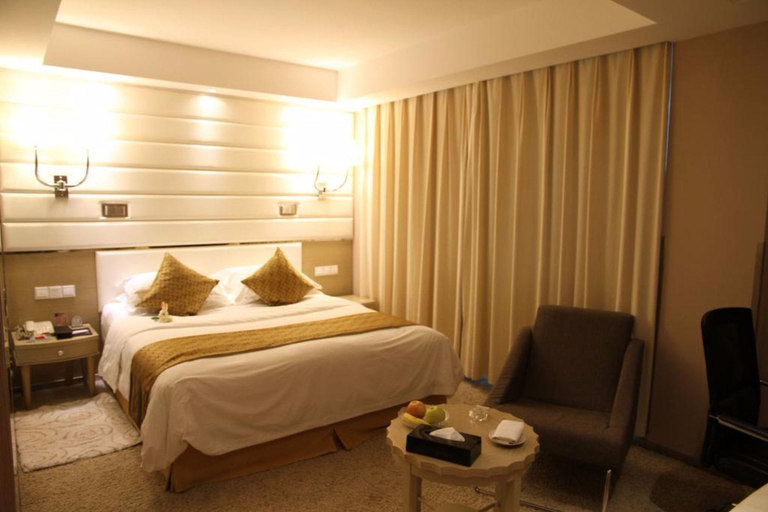 Bedroom 3, The Center Hotel, Yantai