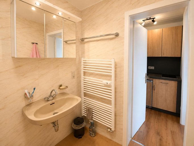 Bathroom 3, Apartment Sleeps 2 With Balcony, Koblenz