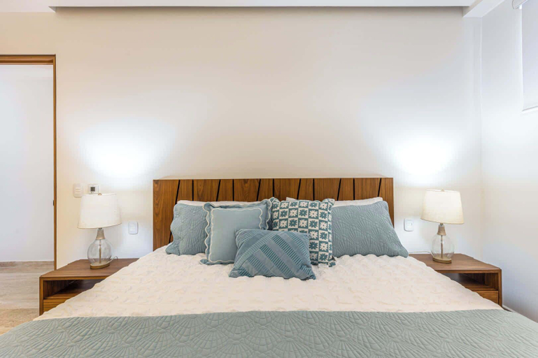 Room 2, Luxury 2 BR Condo - Oceanview Pool - Gym, La Paz