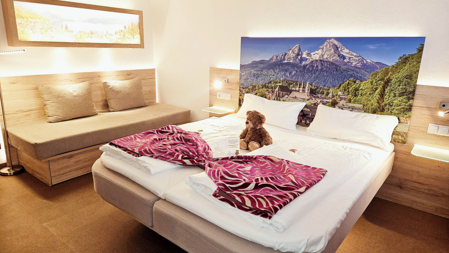 Bedroom 3, Edel Weiss Hotel und Restaurant, Bremen