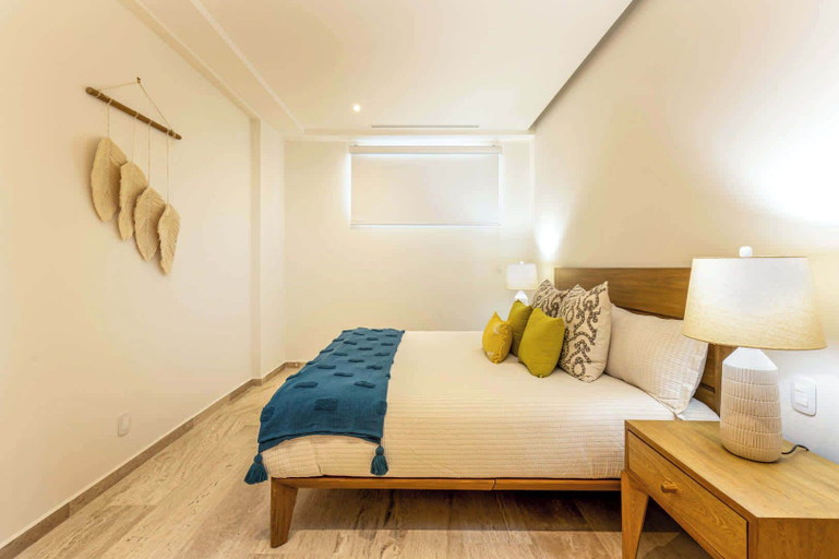 Room 5, Luxury 2 BR Condo - Oceanview Pool - Gym, La Paz