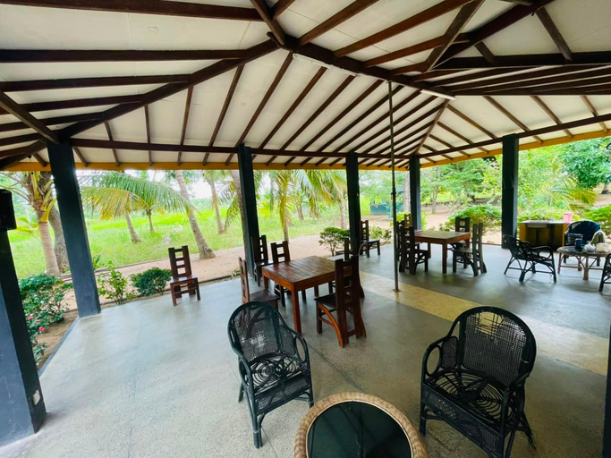 Food & Drinks 3, Wewlekam Safari Resort, Thanamalvila