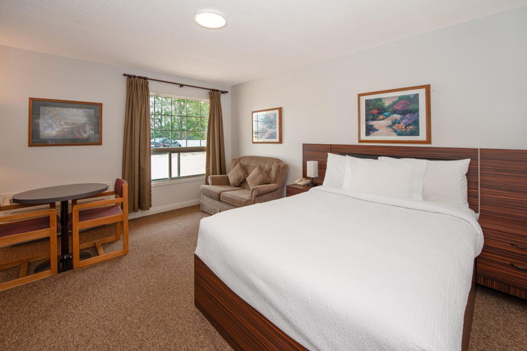Bedroom 3, Coast Whitecourt Hotel, Division No. 13