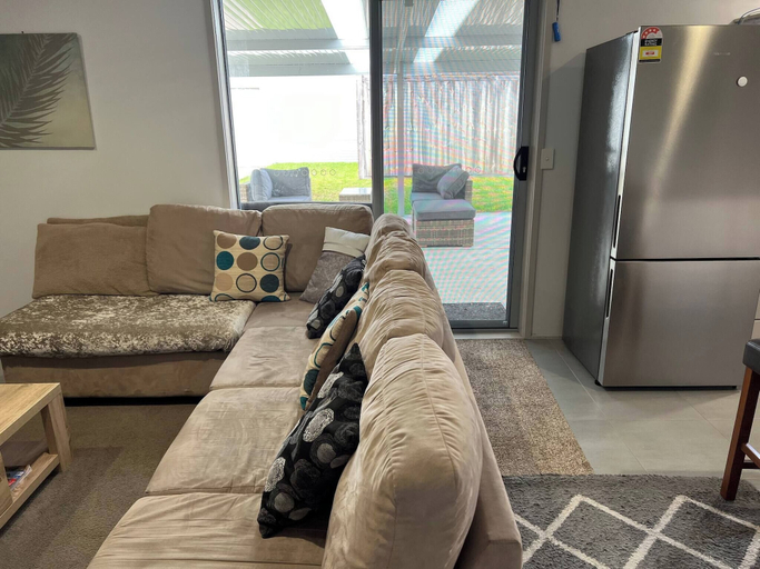 Living room, 2 Bedroom Private Unit With Enclosed Back Yard, E. Gippsland - Bairnsdale