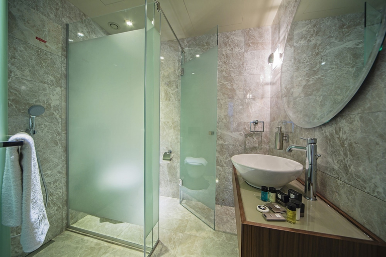 Bathroom 3, The Haze Hotel Karakoy, Beyoğlu