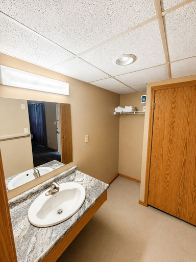 Bathroom 5, Ste Anne Hotel, Division No. 2