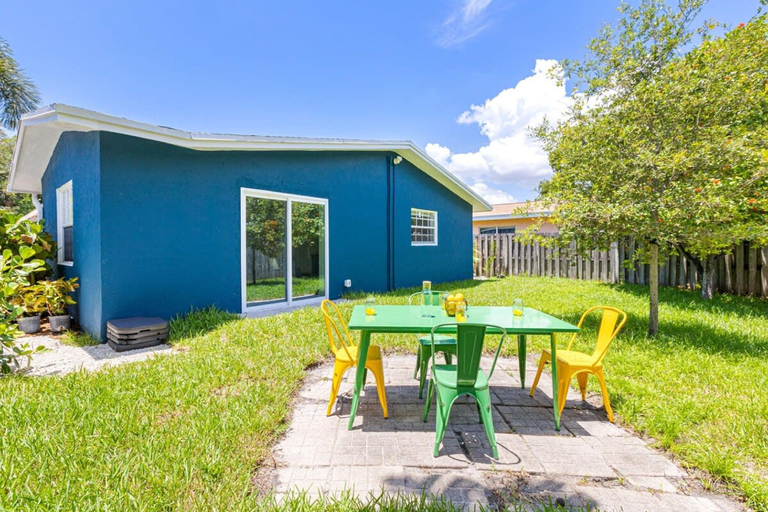 5, Bright and Spacious 2 BR Apartment, Broward