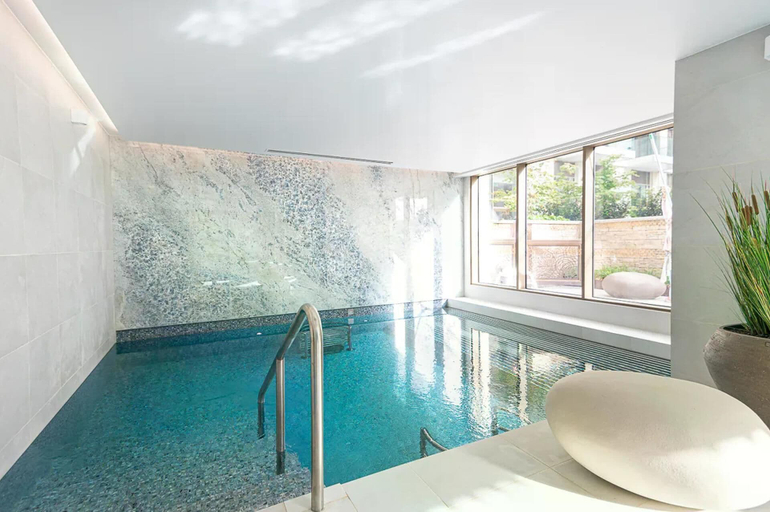 Spa, Apartment Sleeps 4 - Parking & Wifi, London