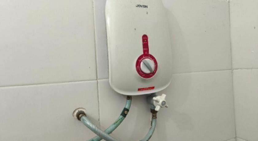 Bathroom 4, Hotel O Selesa Inn, Hulu Terengganu