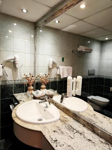 Bathroom 5, Hotel Turist City Center, Skopje