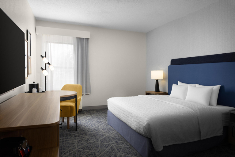 Bedroom 3, Hampton Inn Terre Haute, Vigo