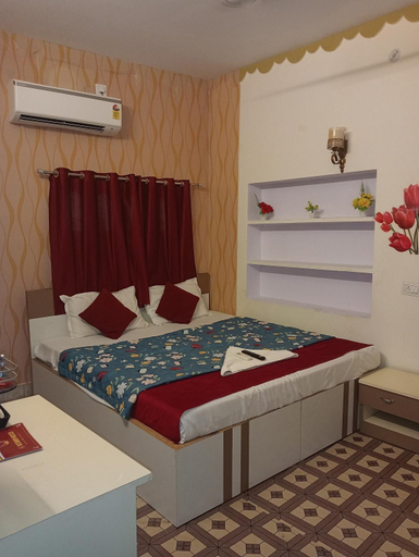 Bedroom 2, Rudra Paying Guest House, Varanasi