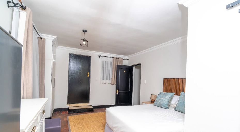 Room 4, Room-double Self-contained Rooms 4, City of Johannesburg