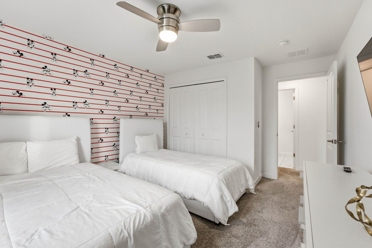 Room 3, Family Friendly Home, Private Pool, Near Disney, Osceola
