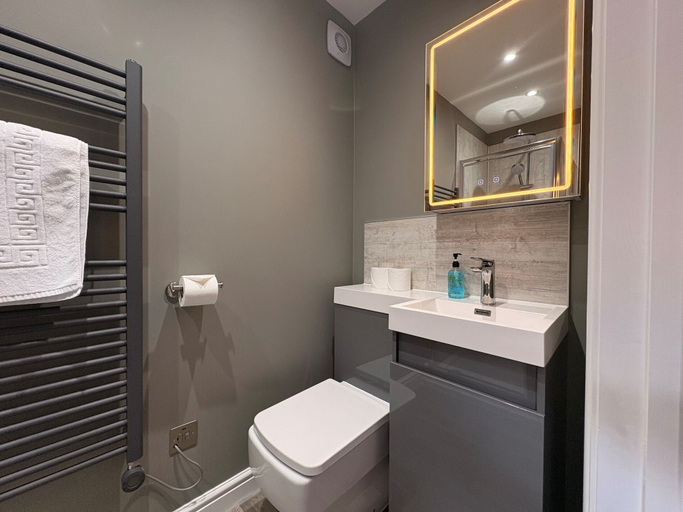 Bathroom 3, Winmar Guesthouse, Highland