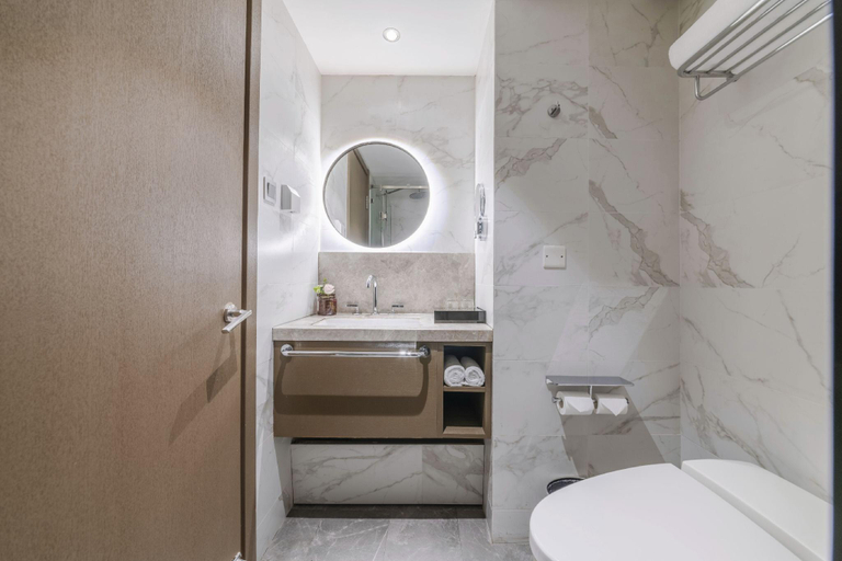 Bathroom 3, SUNRISE Hotel (Shenzhen Bao'an Airport), Shenzhen