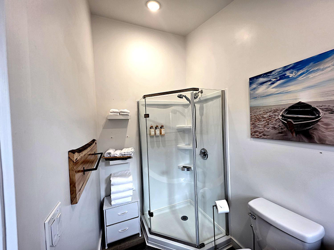 Bathroom 2, Bluff Hideaway - Guest House, Kenai Peninsula