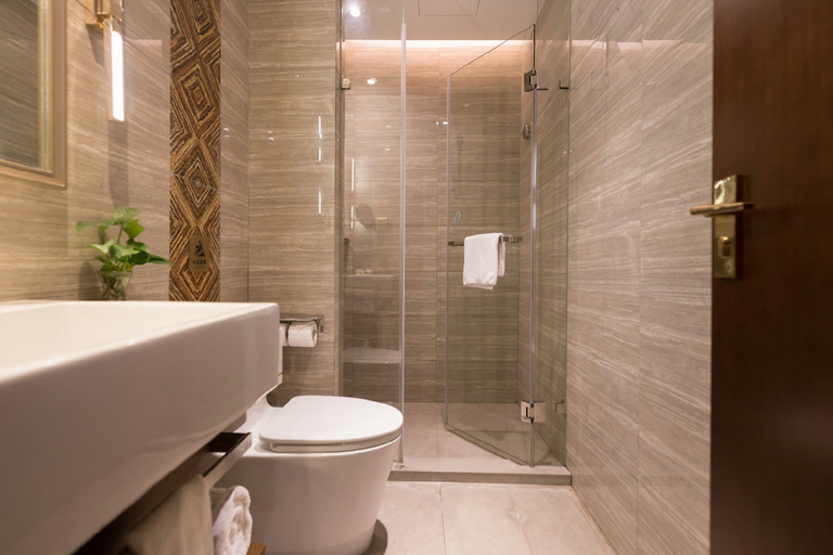 Bathroom, Yitel - Zhizun Shanghainanjingxi Road Metro Station, Shanghai