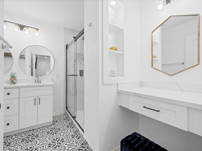 Bathroom 4, Reel Blessing, Aransas
