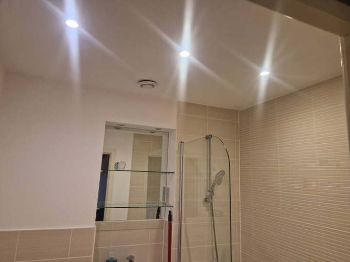 Bathroom 2, Room-a Friendly Budget Room That Deliver, Southampton
