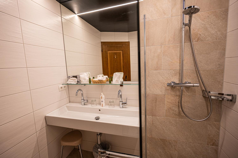 Bathroom 4, Hotel Hartenfels, Bludenz