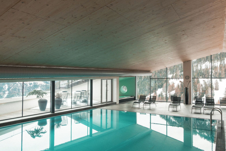 Pool 3, Pezid - ein Nest, viele Flügel, Landeck