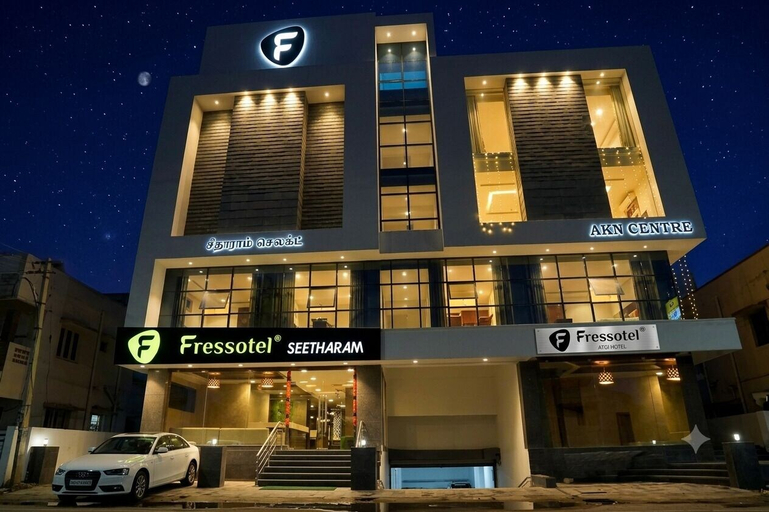 Exterior & Views