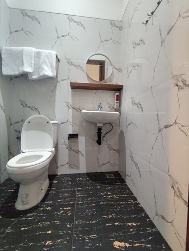 Bathroom 5, Moonrise Rooms, Badung