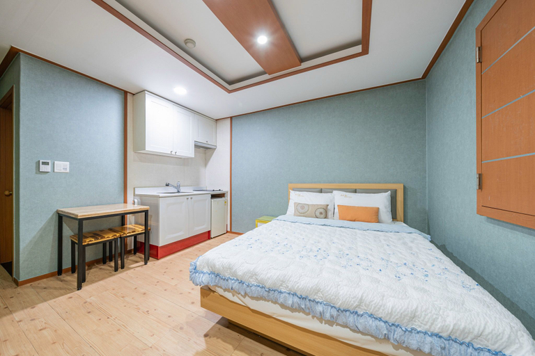 Bedroom 2, Goseong Ace, Goseong