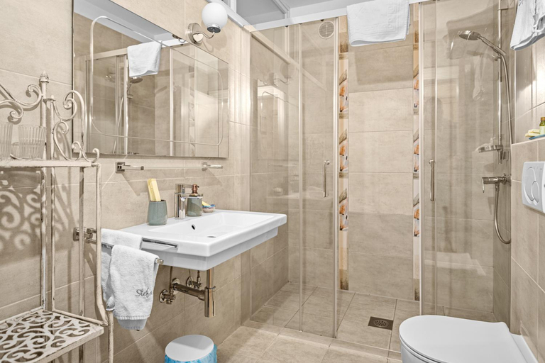 Bathroom 4, VILLA STEFANIJA small Boutique hotel&restaurant, Barban