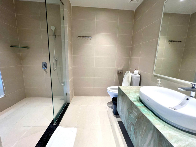 Bathroom 5, Bi's house, Nha Trang