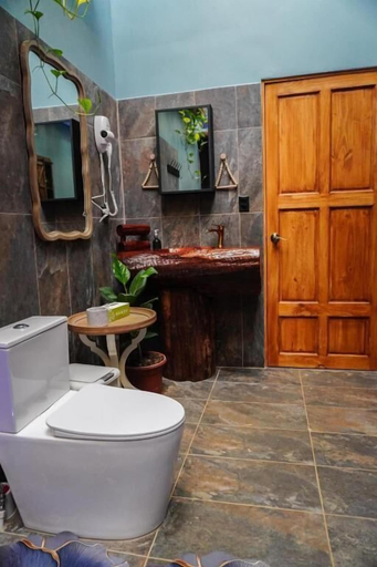 Bathroom 3, Hotel Ecopaisajes Lake Premier Resort, Grecia