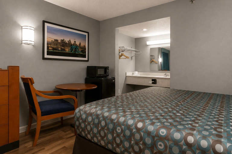 Bedroom 3, Vagabond Inn Bakersfield North, Kern